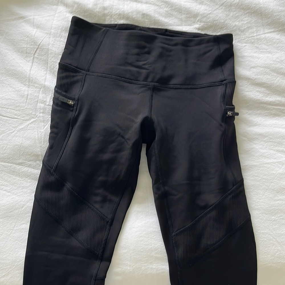 Lululemon fleece lined leggings with pockets, size 4, 28”